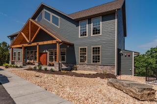 Staycation Lodge with Indoor Pool and Basketball Court - Branson - 7