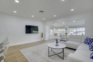 Madrinas Cozy Three Bedroom One Bath with Spacious Backyard - 9