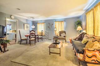 Artsy Getaway about 8 Miles to Downtown Kansas City! - Independence - 7