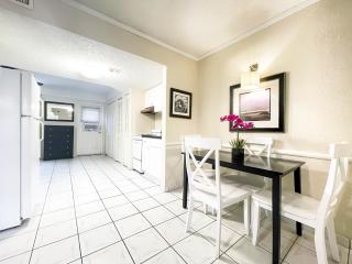 Hollywood by the Sea - 4