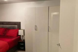 Superb Apartment CR0 - 2