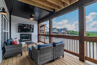 Lakeside Retreat - 3