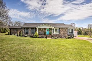 Country Home with Fire Pit 40 Mi to Nashville! - 0