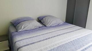 PIERRES DE JADE Appartement avec terrasse en residence avec piscine - parking Wifi - 2