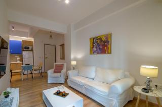 Nice 1BD apartment close to metro station Ampelokipoi - Atene - 0