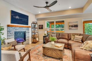 Beary Cozy Cabin - Hollister - 1