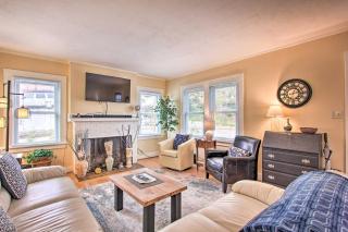 Central Eugene House with Updated Interior and Yard! - Eugene - 3