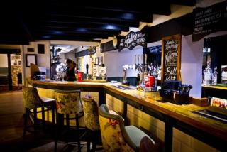 The Bull Hotel - Downton - 8