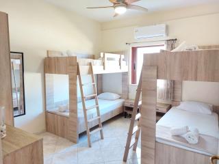 Villa Balcony, Cozy Villa with Amazing View - 2