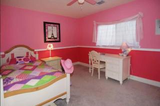 Enjoy Vacation in a Quiet Area with Huge Backyard - Crosby - 8
