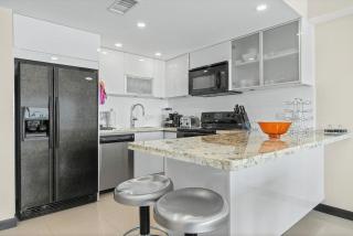 Relaxing And Classic Best Beachfront Condo - 4