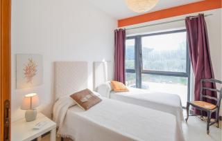 Gorgeous Apartment In Cori With Kitchen - 2