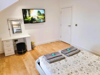 LMK, 2 Bedroom Apartment, with Roof Terrace, Free parking, EV Charger, Great Location. - Belfast - 3
