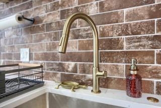 Urban Oasis Retreat With Luxury Design, Hot Tub, Fire Pit, Breathtaking Downtown & River Views - 3