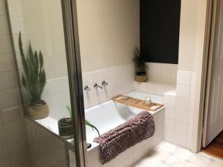 Unit 2 - 68 King Street - Yarra Glen - 2