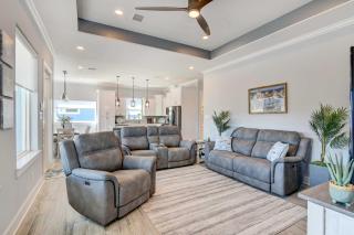 Private Dock and Patio Waterfront Galveston Retreat - 6