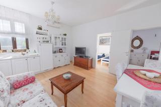 Family friendly apartments with a swimming pool Murter - 20859 - Murter - 1