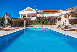 Family friendly apartments with a swimming pool Sveti Filip i Jakov, Biograd - 20861 - Sveti Filip i Jakov - 0