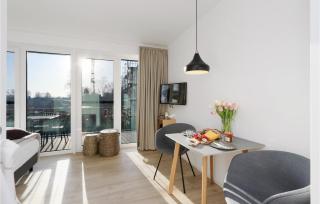 Beach Front Apartment - Lembruch - 8