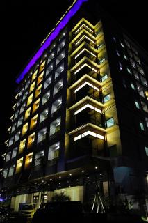 Central Park Tower Resort - Angeles - 0