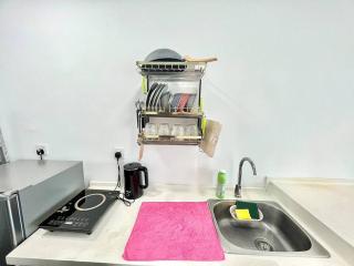 J Cozy 1-5pax Trefoil Setia Alam 100Mps Wifi & TV - 2