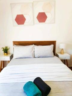 ¶Beautiful Pet Friendly Bedroom Room+TV + Wifi Pet Friendly - 0