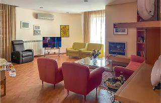 Gorgeous Home In Comiso With Wifi - Comiso - 3