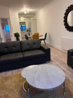 2 Bed Gated Apartment Westport 15 The Anchorage The Quay F28 V342 - Westport - 8