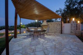 Luxury Villa Happynest - Spasméni Vrísi - 5