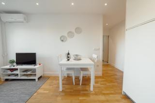 Downtown Stylish Apartment With Garage by Vacationy - Porto - 4