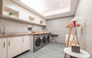 Atour Hotel Chongqing Jiefangbei - 3