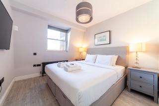 Perfect location & spacious Kensington flat - 8