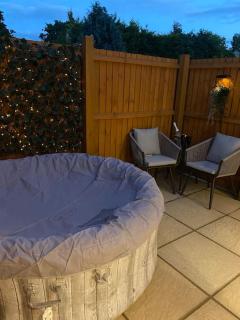 Stylish 1 bedroom studio outdoor area and hot tub - Bournemouth - 3