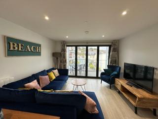 7 Putsborough - Luxury Apartment at Byron Woolacombe, only 4 minute walk to Woolacombe Beach! - Woolacombe - 0