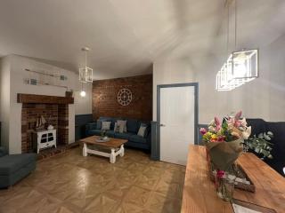 The Boathouse - Hottub - Sleeps 6 - 1