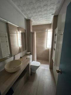 Modernized 3-bedroom flat 500m to the beach - Valencia - 2