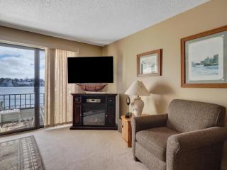 112 Edgewater Inn with Waterfront Access - 4