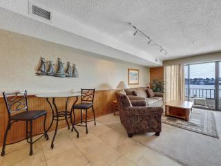 112 Edgewater Inn with Waterfront Access - 1