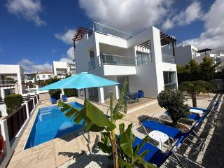 Villa Aqua Sunrise 1km From Beach With Sea Views - Coral Bay - 0