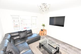 3 Bedroom Apartment in a Quiet Location - Airdrie - 0