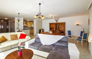 2 Bedroom Stunning Home In Flachères - Flachères - 1