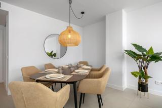 Amazing 4 bedroom Apt with pools + gym - RDR269 - 3