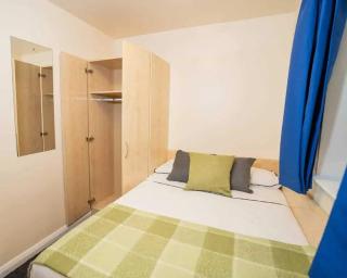 Cosy Chic Ensuite Bedrooms at Queen's Hospital Close near Birmingham City Centre - 3