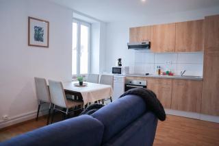 Appartement entier, proche tram-train et commodités, parking gratuit - Mulhouse - 0