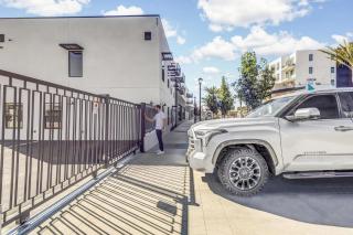 Two Bedroom - King in Master Heart of Downtown Vista - 1