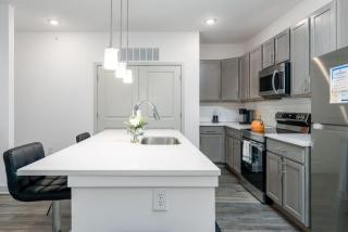 Cozy 2-Bedroom, Whitestown - Whitestown - 6