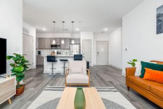 Luxurious 2-Bedroom, Whitestown - 3
