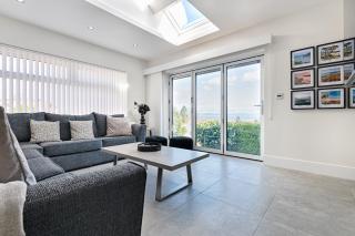 Luxury Property with Hot Tub and Sea Views - Oystermouth - 7