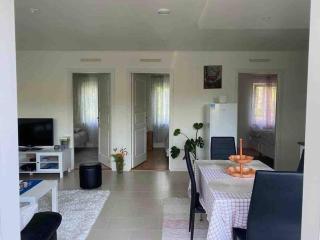 Trevlig stuga med uteplats - 3