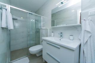 Apartments by the sea Brela, Makarska - 20778 - 2